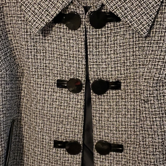 Blazer - Picture 2 of 6